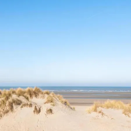 By Belgian Coast With Sea Views Oostduinkerke